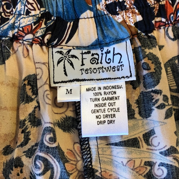 FAITH Resort wear crop pants - Picture 3 of 4